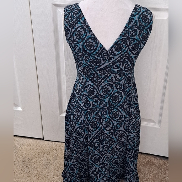 Sleeveless Crossover Blue And Black Patterned Midi Dress   Size S - Picture 4 of 7